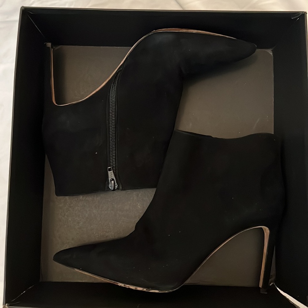 Vince Chara Black bootie. Womens size 9.5. - Picture 3 of 4